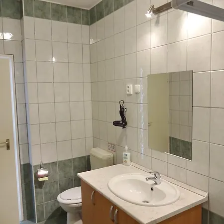 Albizia * באלאטונפורד