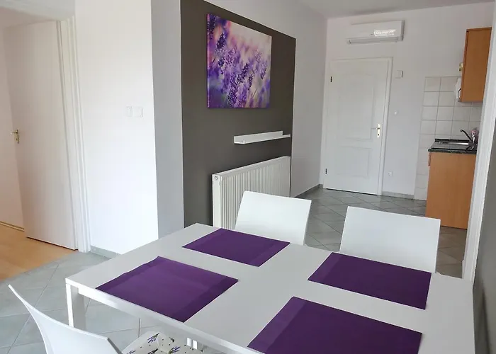 Albizia * באלאטונפורד